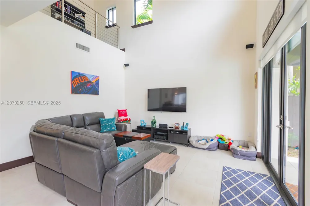 5778 SW 33rd St Miami, FL 33155