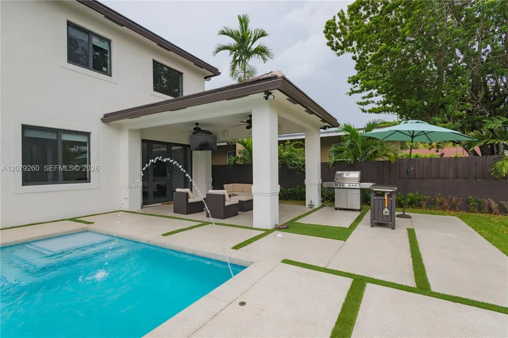 5778 SW 33rd St Miami, FL 33155