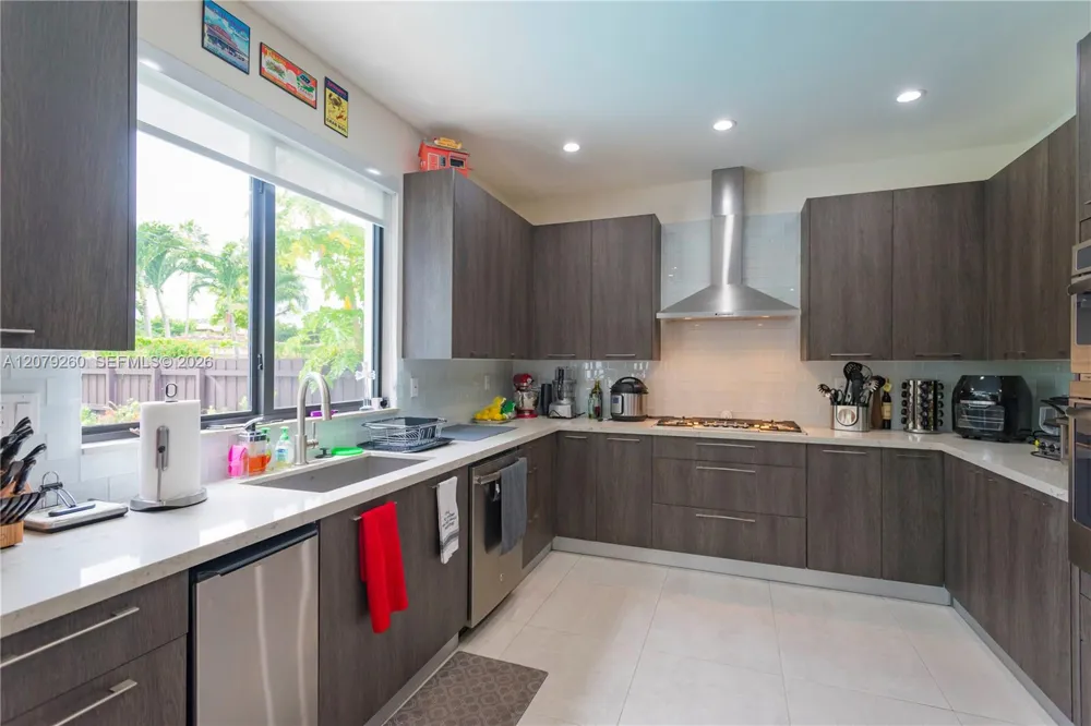 5778 SW 33rd St Miami, FL 33155