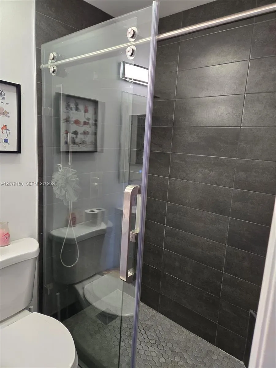 11464 NW 50th Ter Doral, FL 33178