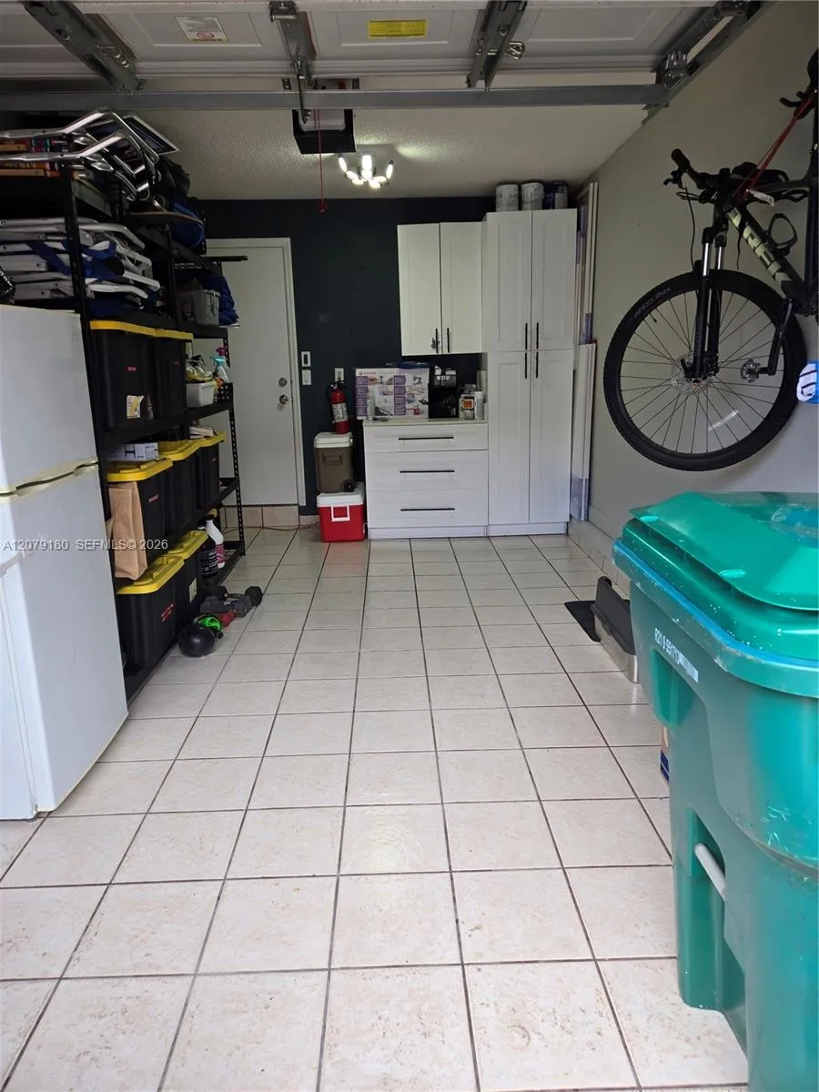 11464 NW 50th Ter Doral, FL 33178
