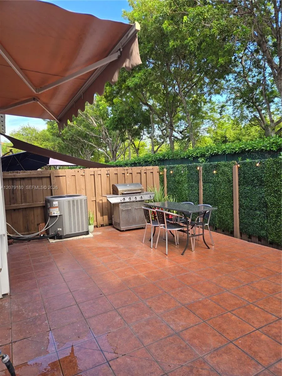 11464 NW 50th Ter Doral, FL 33178