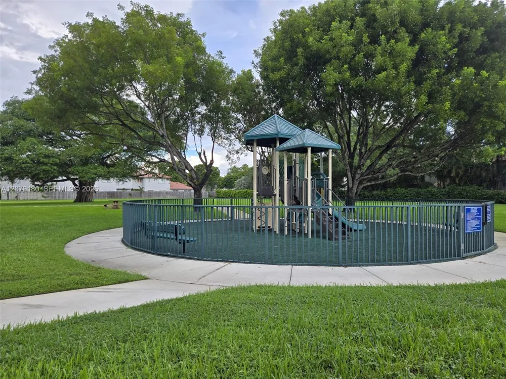 11464 NW 50th Ter Doral, FL 33178