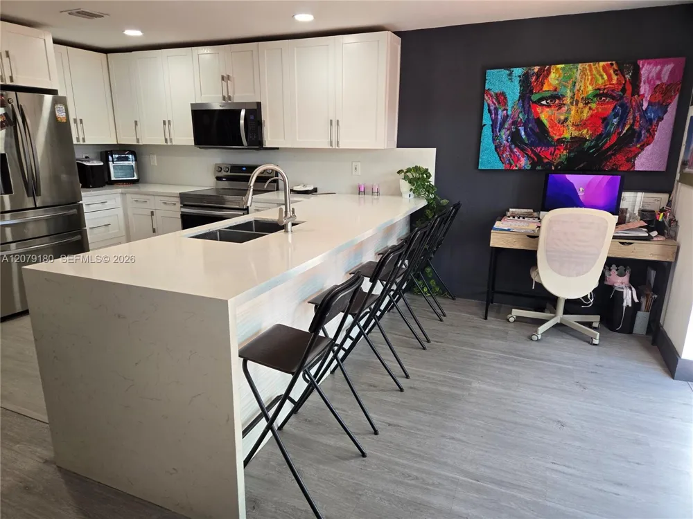 11464 NW 50th Ter Doral, FL 33178