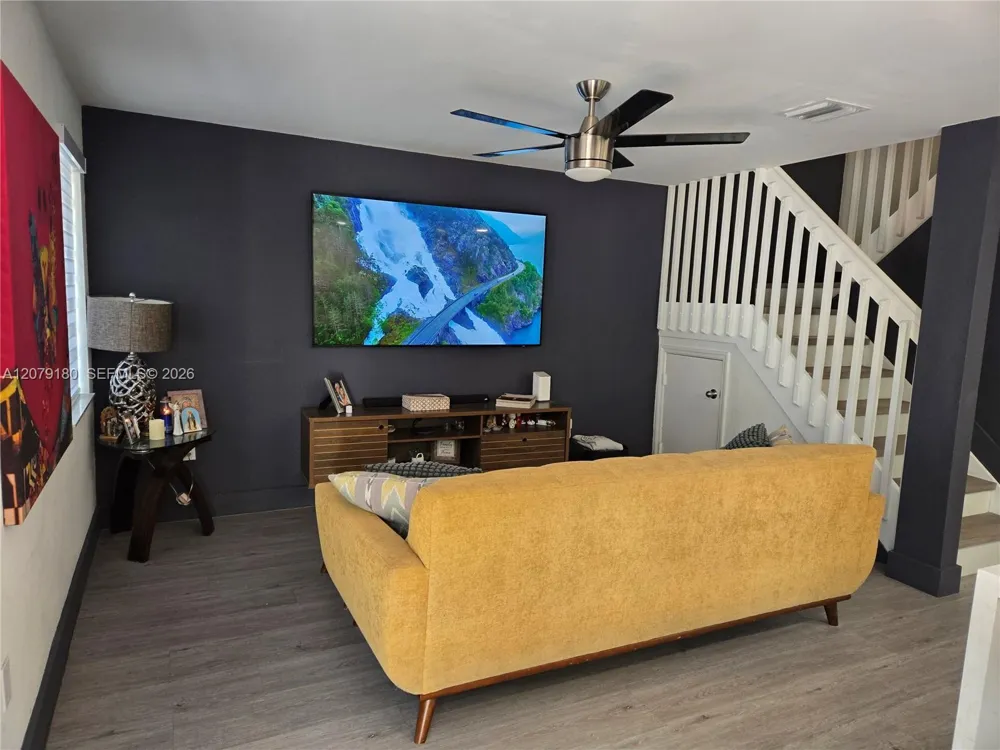 11464 NW 50th Ter Doral, FL 33178