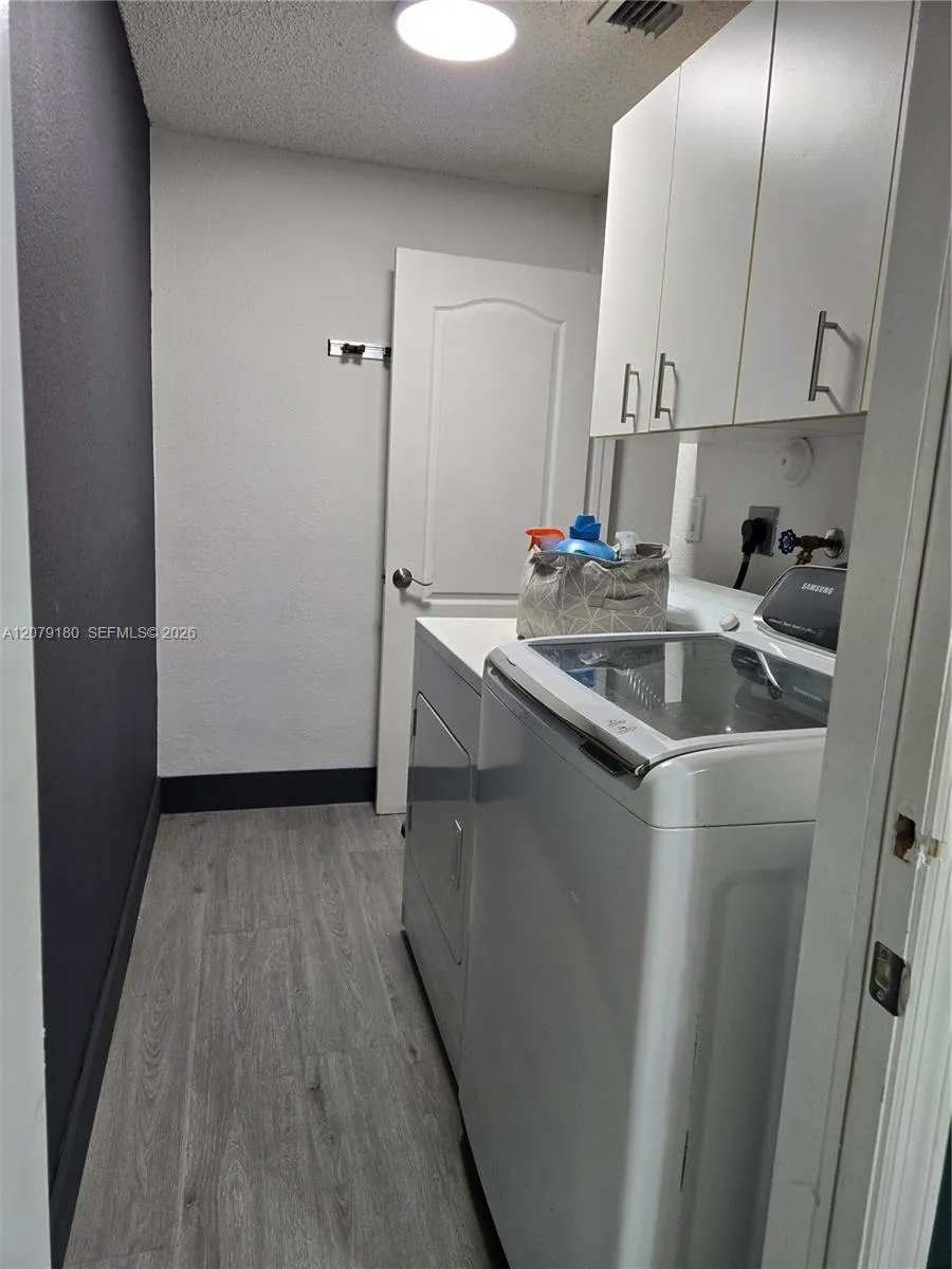 11464 NW 50th Ter Doral, FL 33178