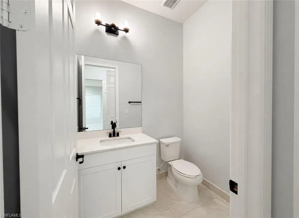 9045 Madrid Circle Naples, FL 34104
