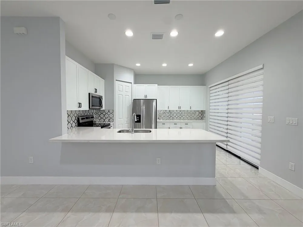 9045 Madrid Circle Naples, FL 34104