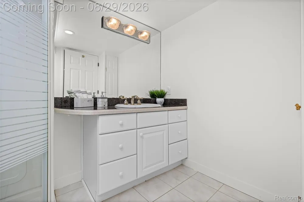 7104 Pebble Park Drive West Bloomfield Charter Township, MI 48322