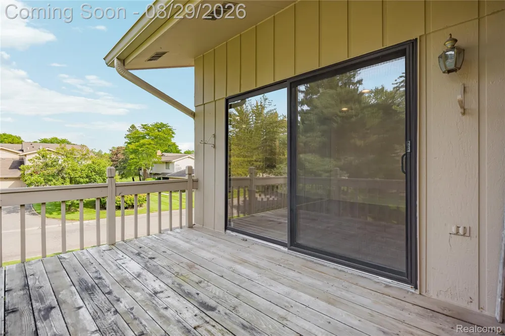 7104 Pebble Park Drive West Bloomfield Charter Township, MI 48322