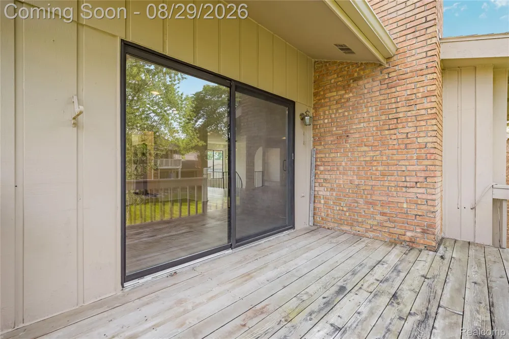 7104 Pebble Park Drive West Bloomfield Charter Township, MI 48322