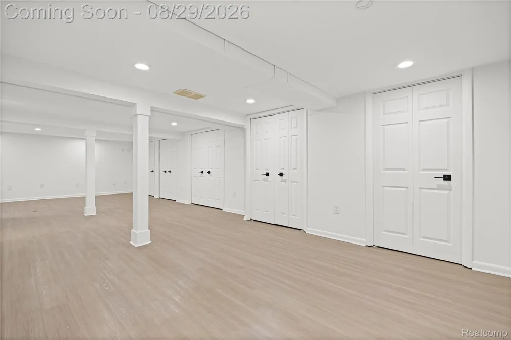7104 Pebble Park Drive West Bloomfield Charter Township, MI 48322