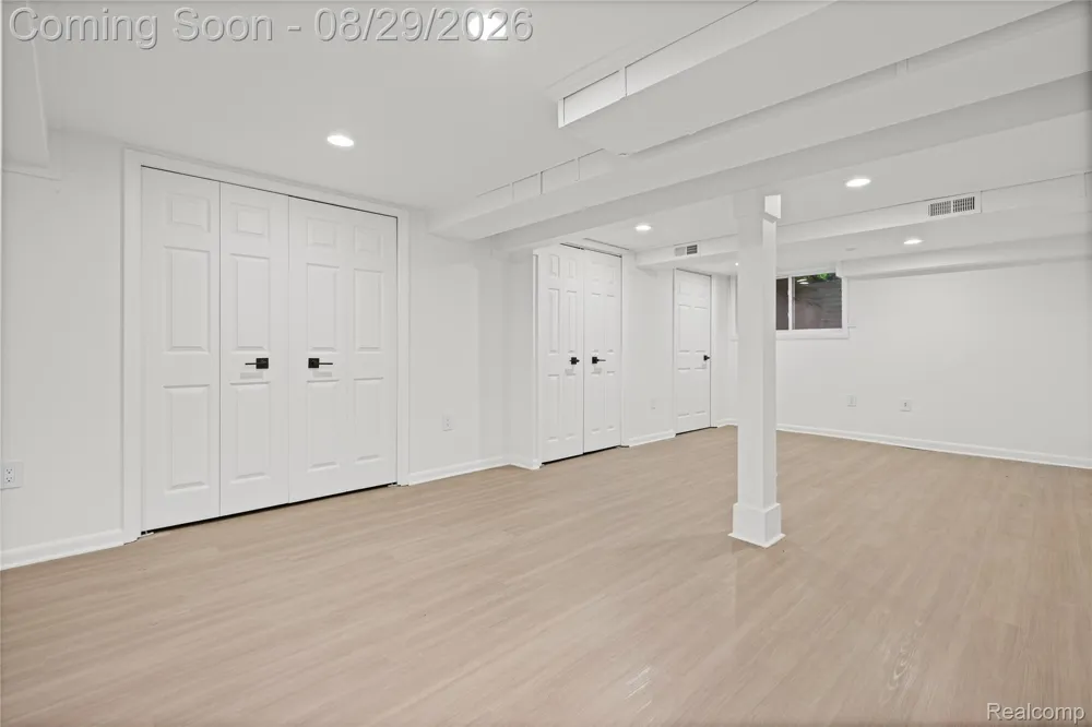 7104 Pebble Park Drive West Bloomfield Charter Township, MI 48322
