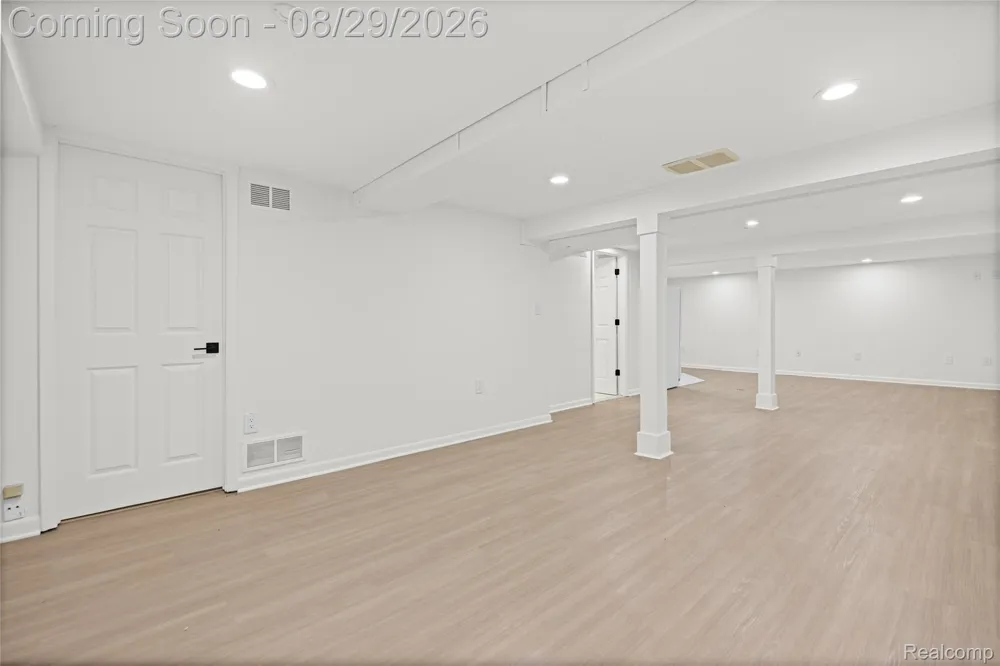 7104 Pebble Park Drive West Bloomfield Charter Township, MI 48322