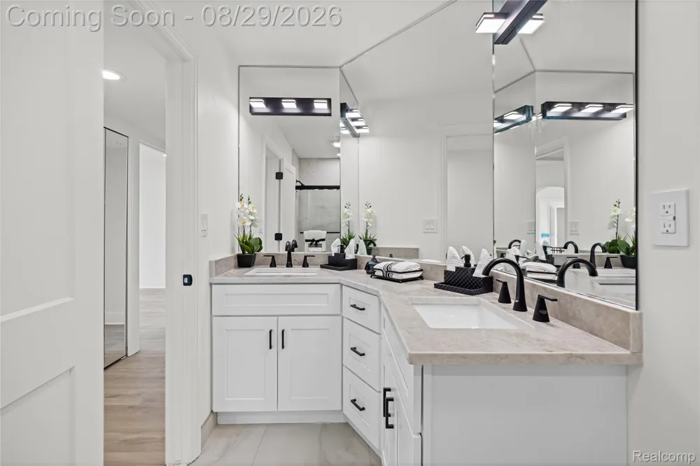 7104 Pebble Park Drive West Bloomfield Charter Township, MI 48322