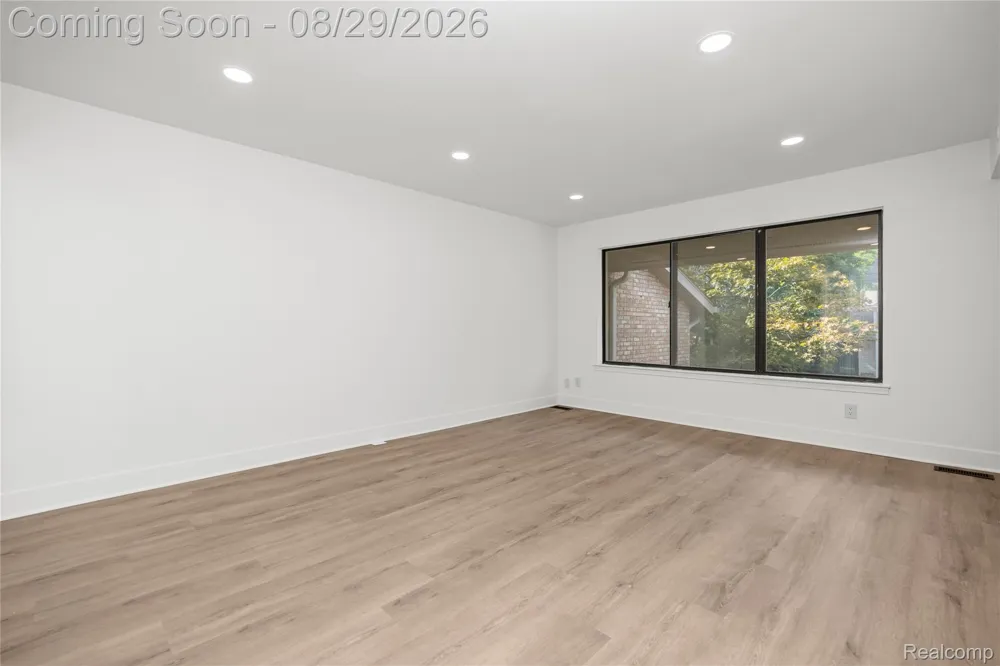 7104 Pebble Park Drive West Bloomfield Charter Township, MI 48322