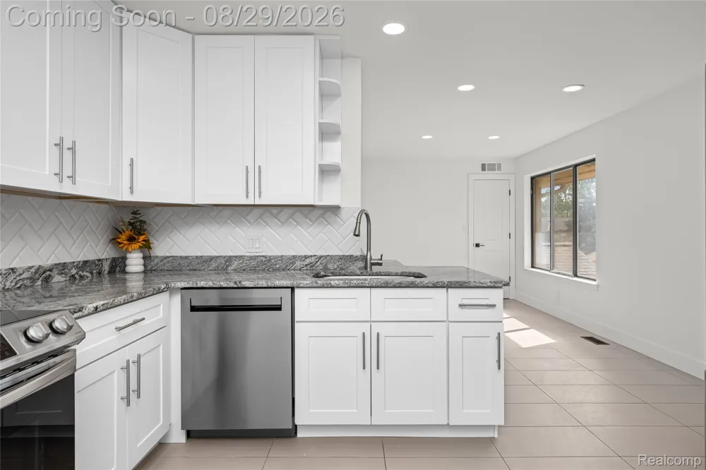 7104 Pebble Park Drive West Bloomfield Charter Township, MI 48322