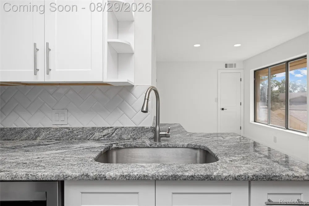 7104 Pebble Park Drive West Bloomfield Charter Township, MI 48322