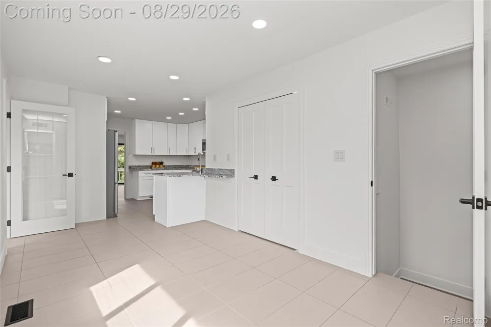 7104 Pebble Park Drive West Bloomfield Charter Township, MI 48322