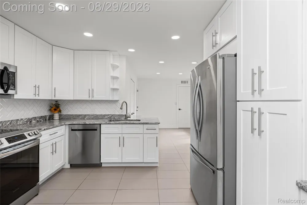 7104 Pebble Park Drive West Bloomfield Charter Township, MI 48322