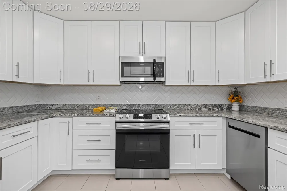 7104 Pebble Park Drive West Bloomfield Charter Township, MI 48322