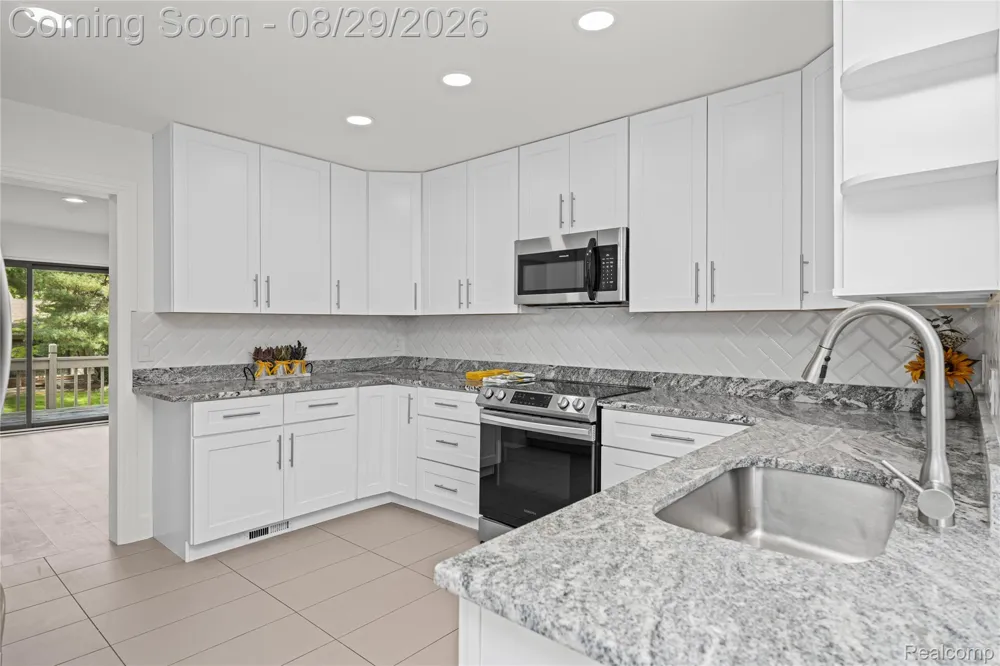 7104 Pebble Park Drive West Bloomfield Charter Township, MI 48322