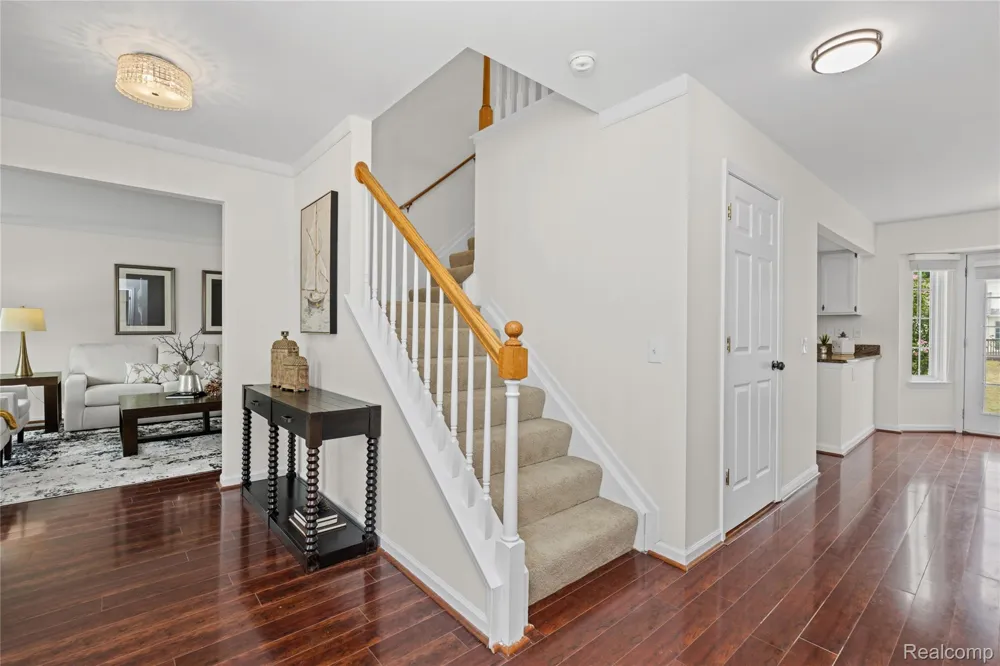 47197 Scarlet Drive S Novi City, MI 48374