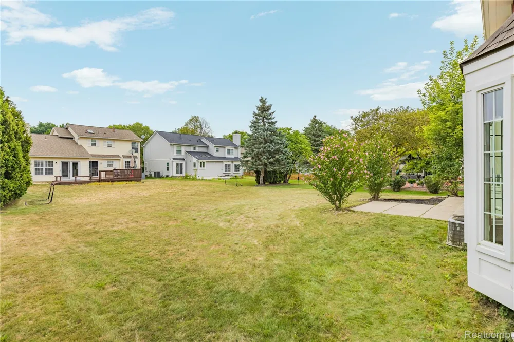 47197 Scarlet Drive S Novi City, MI 48374