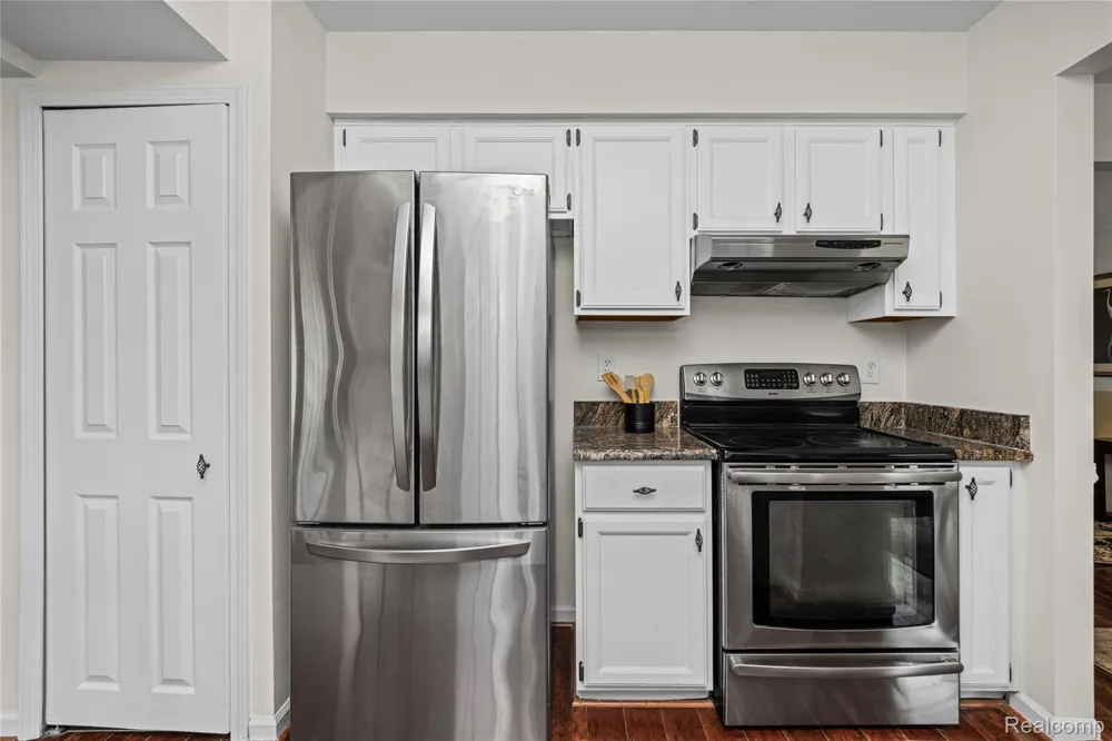 47197 Scarlet Drive S Novi City, MI 48374