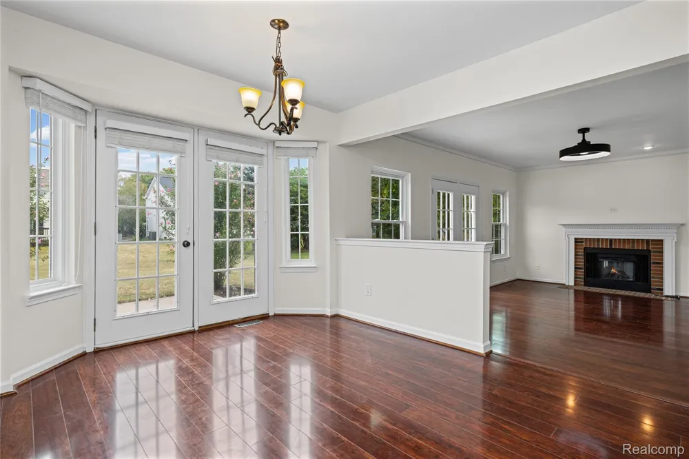 47197 Scarlet Drive S Novi City, MI 48374