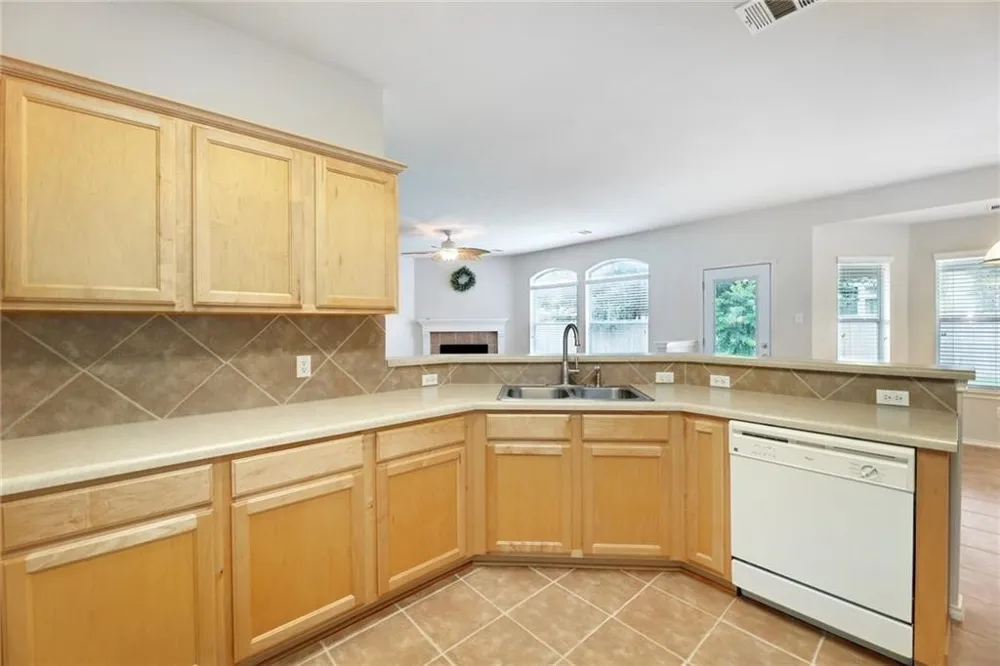 3669 Nolan Ryan Round Rock, TX 78665