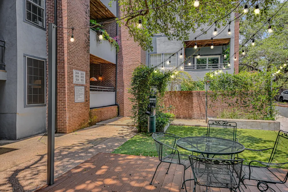 700 S 1ST STREET #103 Austin, TX 78704