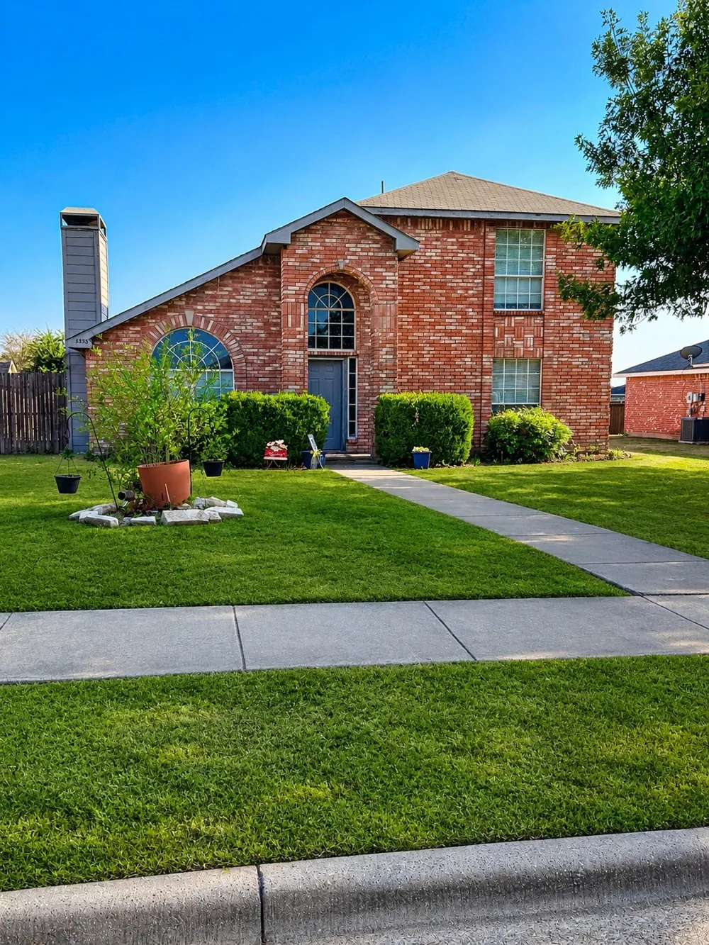 1338 Meadow Creek Drive Lancaster, TX 75146