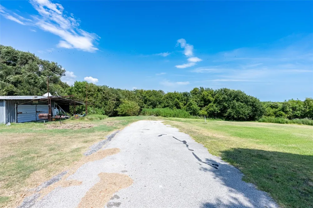 2015 1st Street High Island, TX 77623