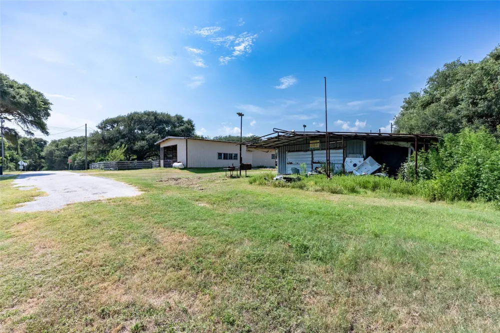 2015 1st Street High Island, TX 77623
