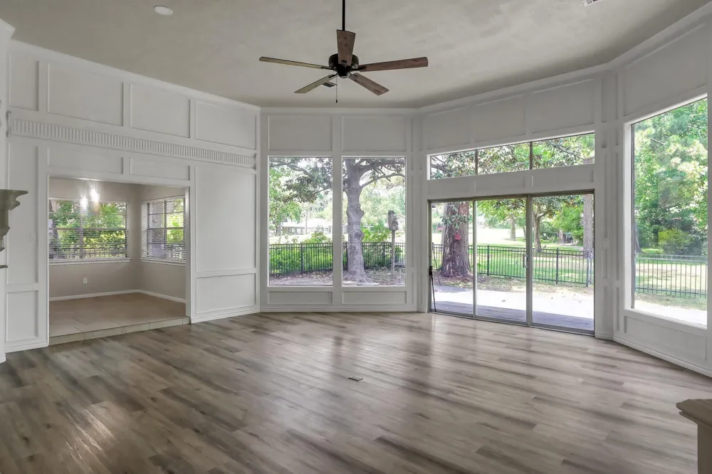 88 April Wind Drive S Conroe, TX 77356