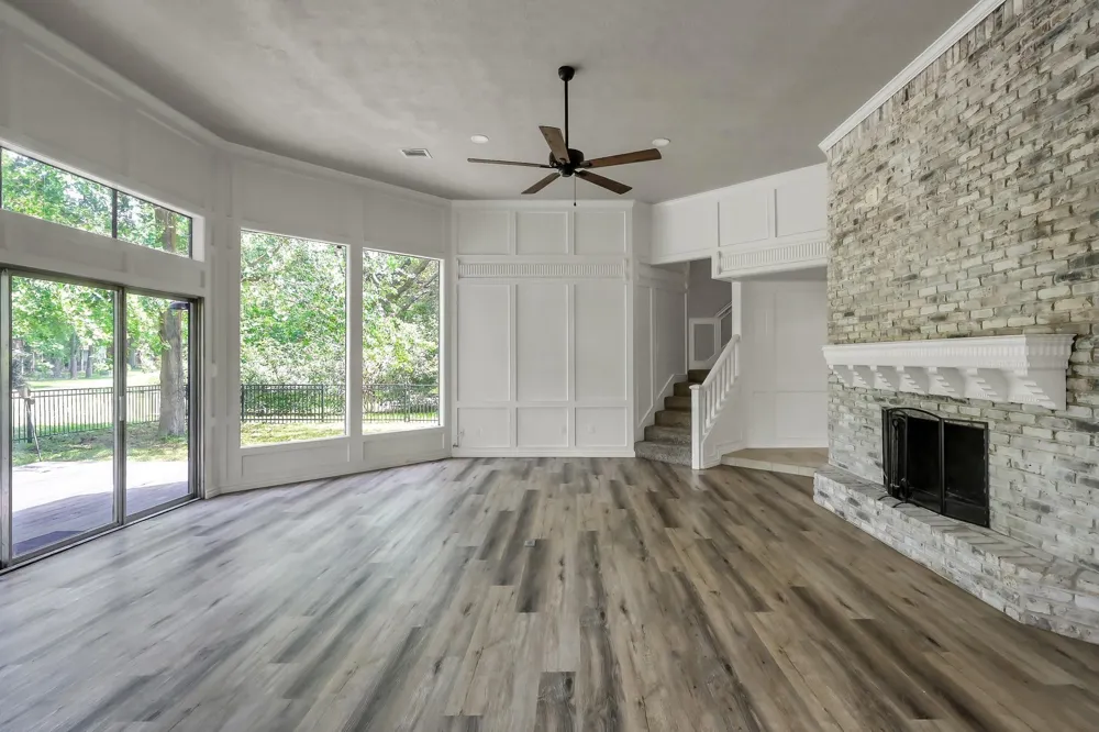 88 April Wind Drive S Conroe, TX 77356
