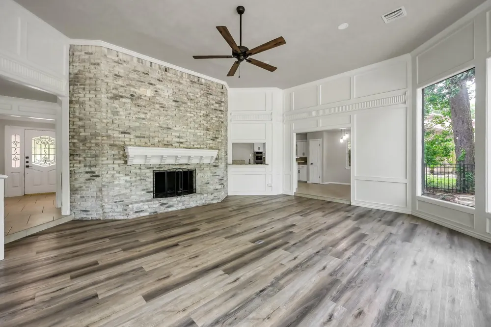 88 April Wind Drive S Conroe, TX 77356