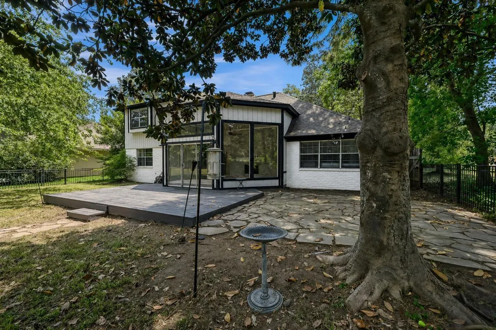 88 April Wind Drive S Conroe, TX 77356