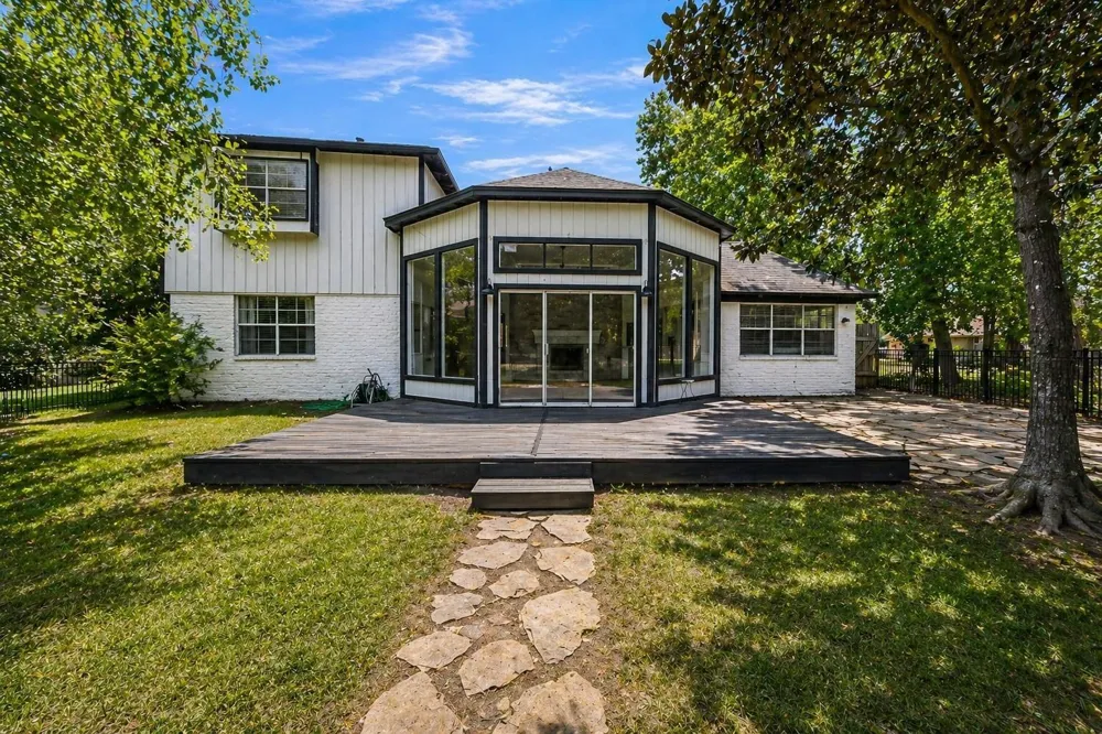 88 April Wind Drive S Conroe, TX 77356