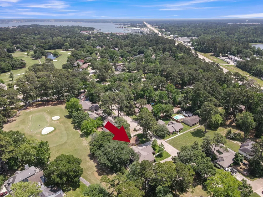 88 April Wind Drive S Conroe, TX 77356
