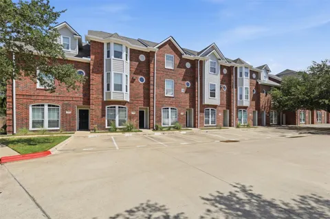 305 Holleman Drive E #1004