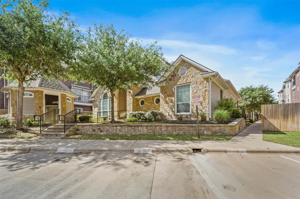 305 Holleman Drive E #1004 College Station, TX 77840