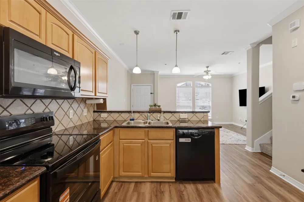 305 Holleman Drive E #1004 College Station, TX 77840
