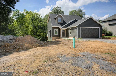 801 DICKEYS DR.