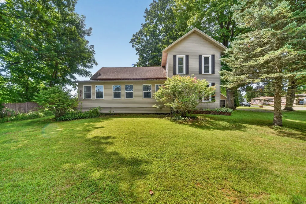 806 Jordan Lake Street Lake Odessa, MI 48849