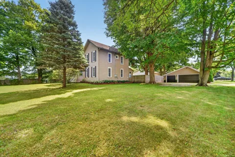 806 Jordan Lake Street