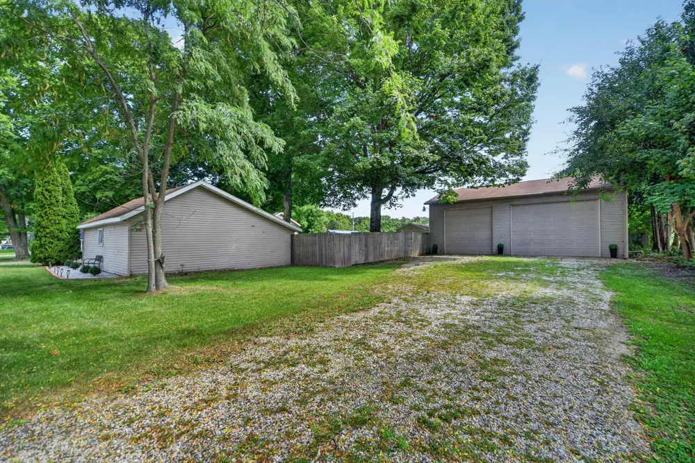 806 Jordan Lake Street Lake Odessa, MI 48849