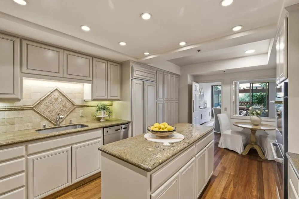 555 Laurel Avenue #122 San Mateo, CA 94401