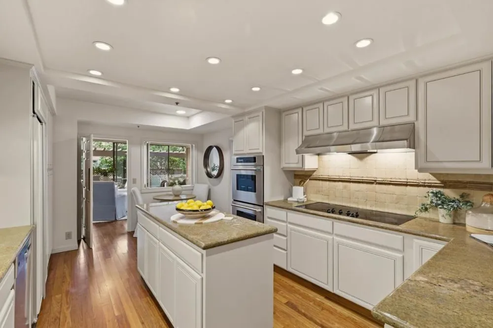 555 Laurel Avenue #122 San Mateo, CA 94401